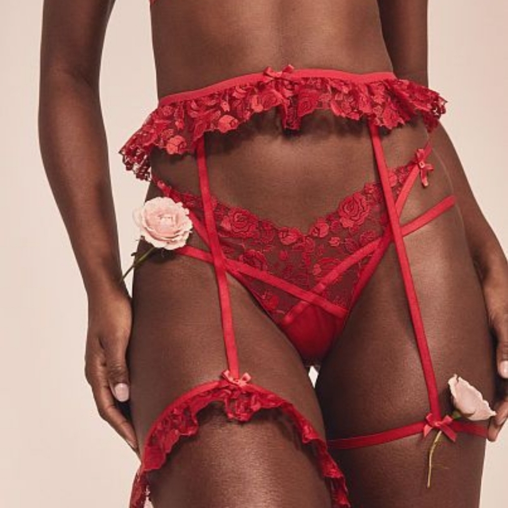 NWT Victoria's Secret VS For Love and Lemons FL&L ROSE PETAL red garter S Sm